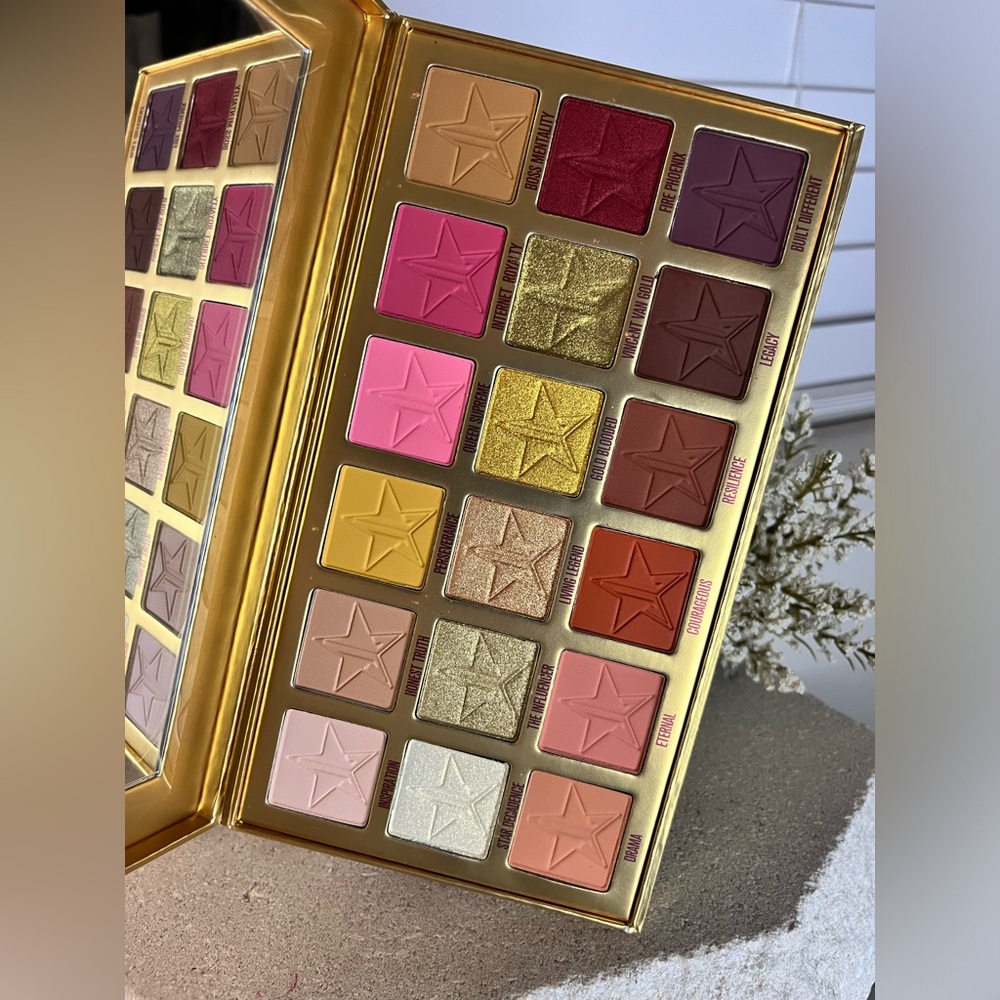 NIB - Jeffree Star - Gold Blooded Eyeshadow Palett -10 Year Anniversary - Picture 1 of 6